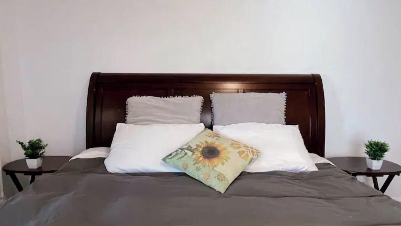 Photo of Bedroom in Estudillo Estates - Glen