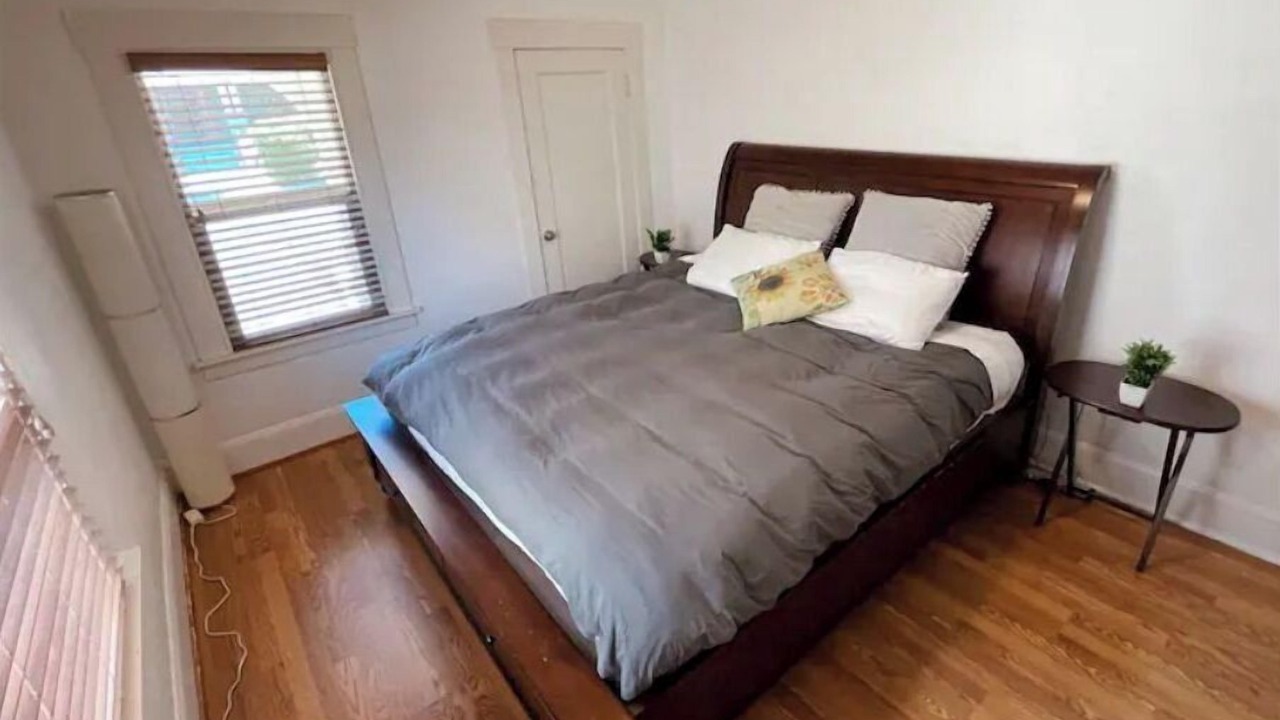 Photo of Bedroom in Estudillo Estates - Glen