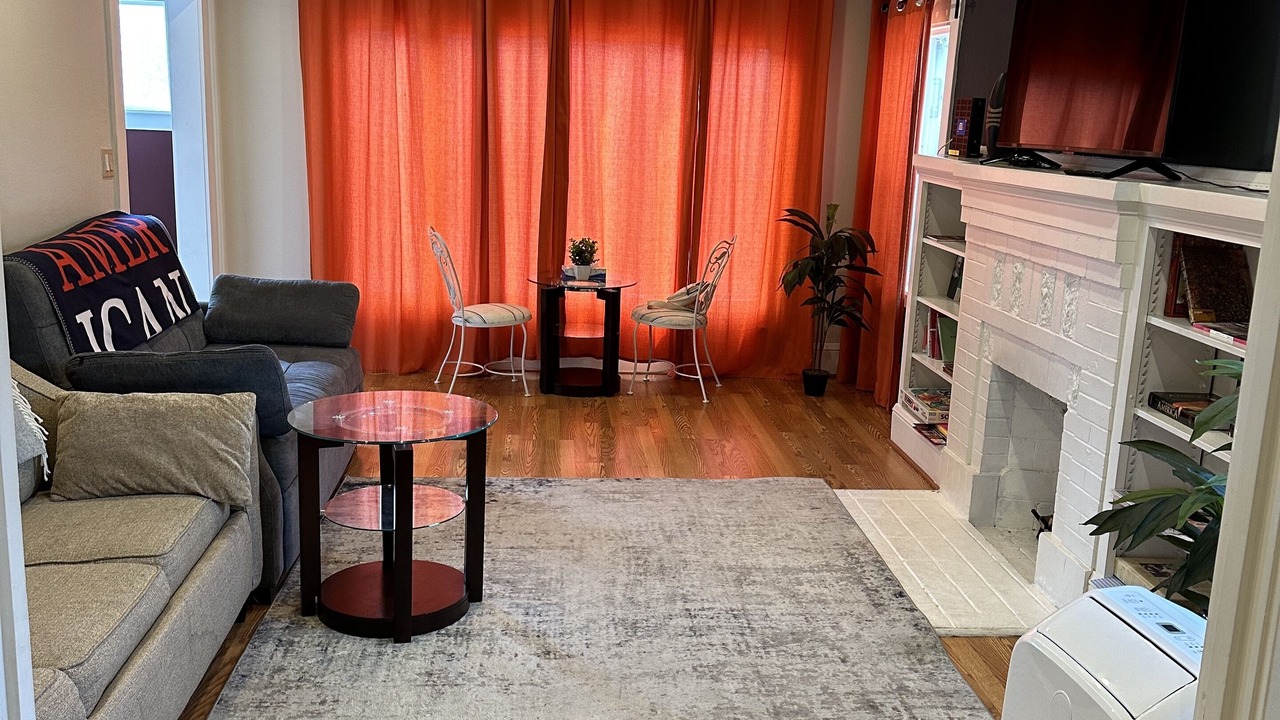Photo of Livingroom in Estudillo Estates - Glen