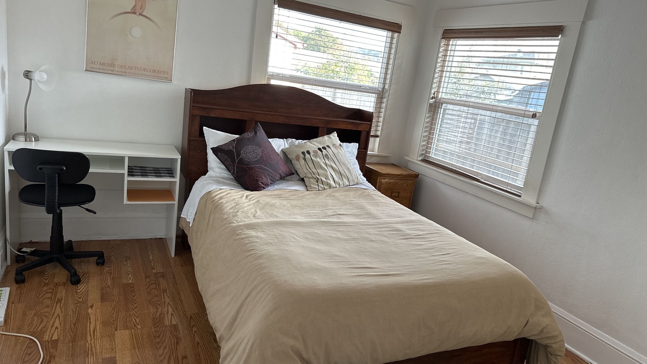 Photo of Bedroom in Estudillo Estates - Glen