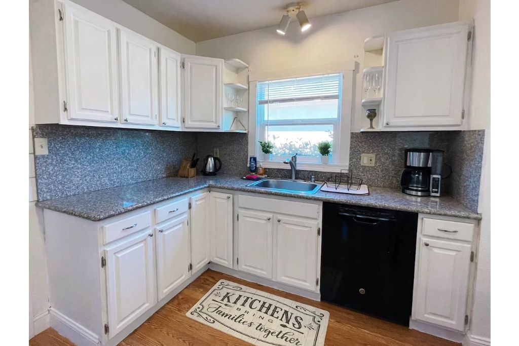 Photo of Kitchen in Estudillo Estates - Glen
