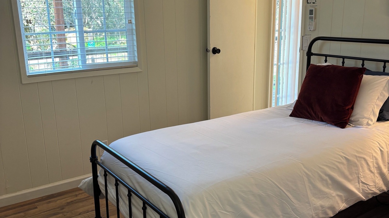 Photo of Bedroom in Springville