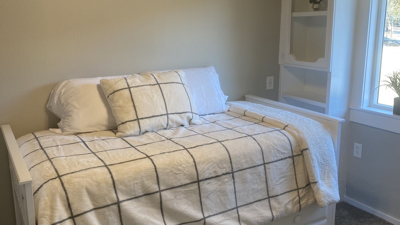 Photo of Bedroom in Oakhurst