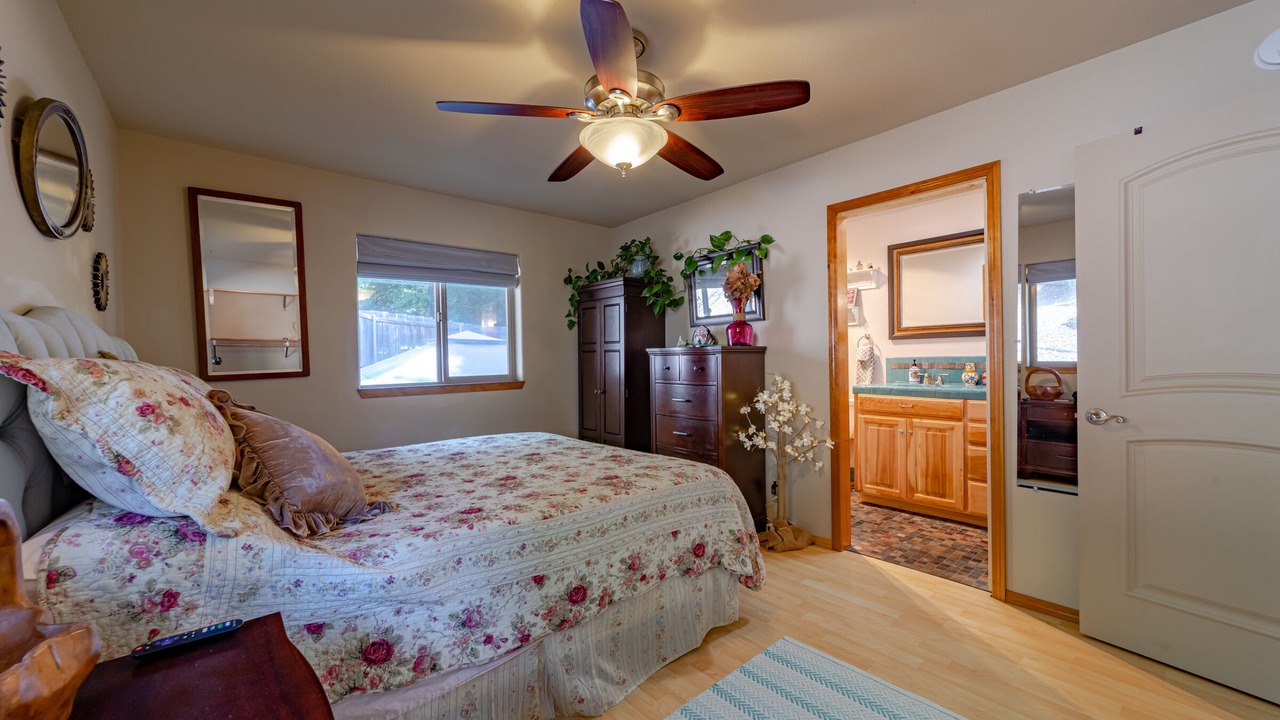 Photo of Bedroom in Myers Flat