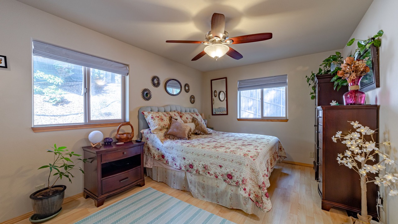 Photo of Bedroom in Myers Flat