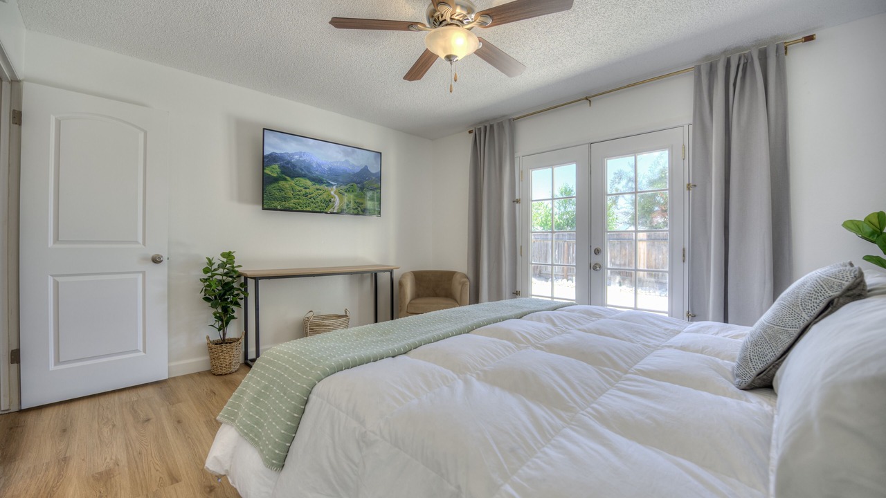 Photo of Bedroom in Raisin