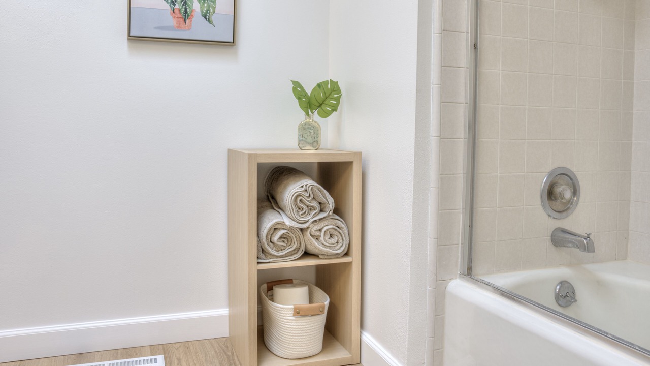Photo of Bathroom in Raisin