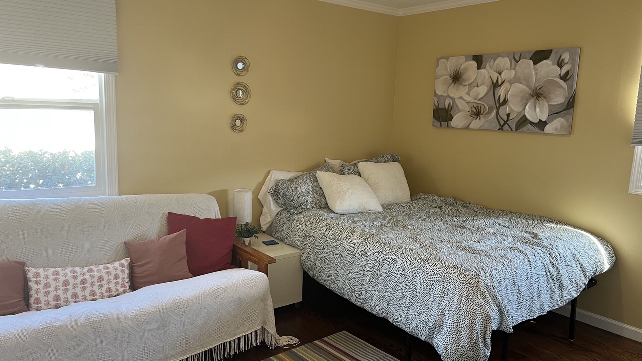 Photo of Bedroom in Linda Mar