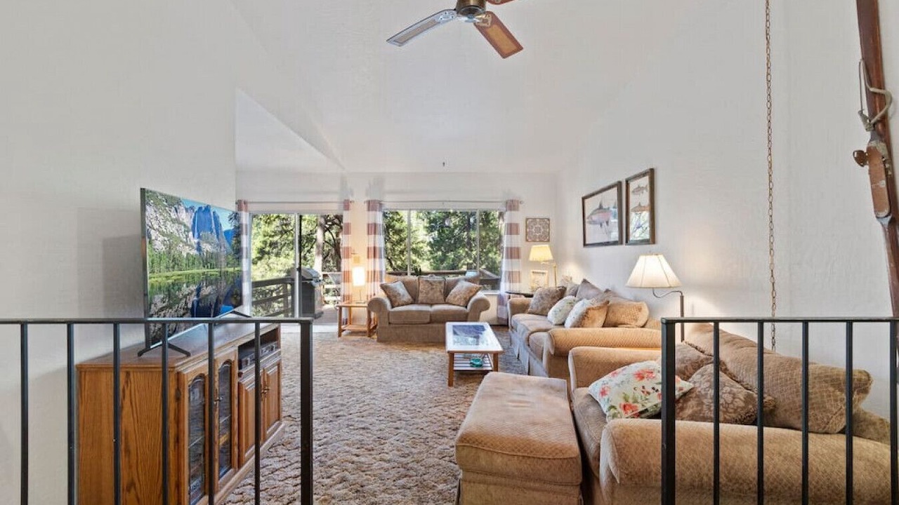 Photo of Livingroom in Twain Harte