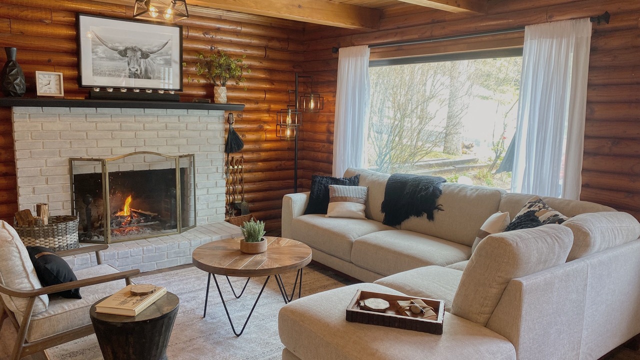 Photo of Livingroom in Yosemite Forks