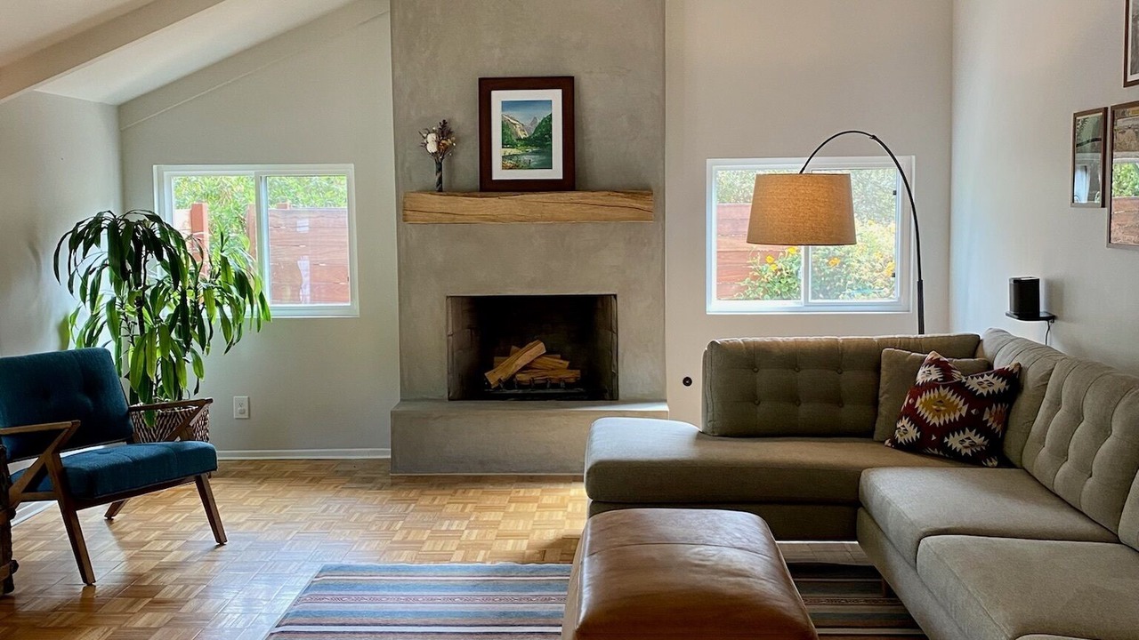 Photo of Livingroom in Alta Mesa