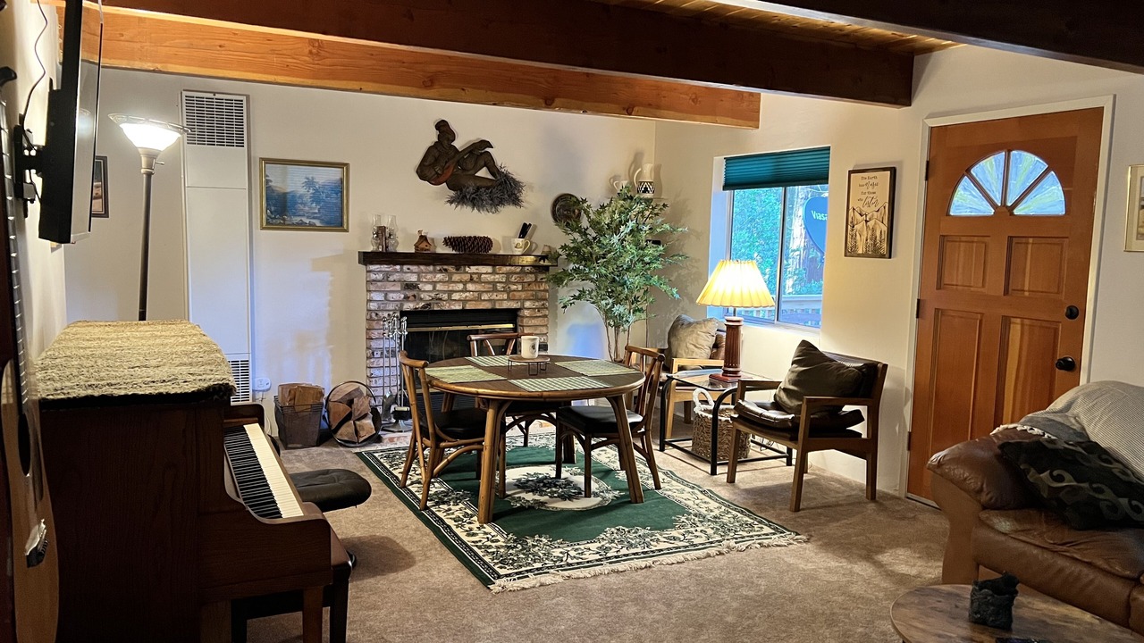 Photo of Livingroom in Alta Sierra