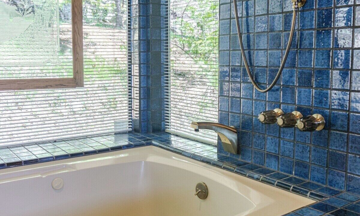 Photo of Bathroom in Mi-Wuk Village