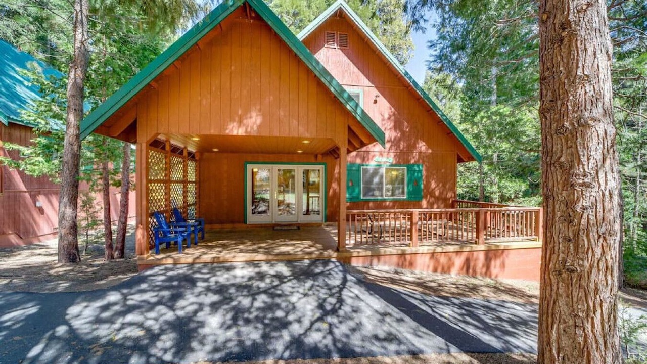 Photo of Outdoor in Strawberry