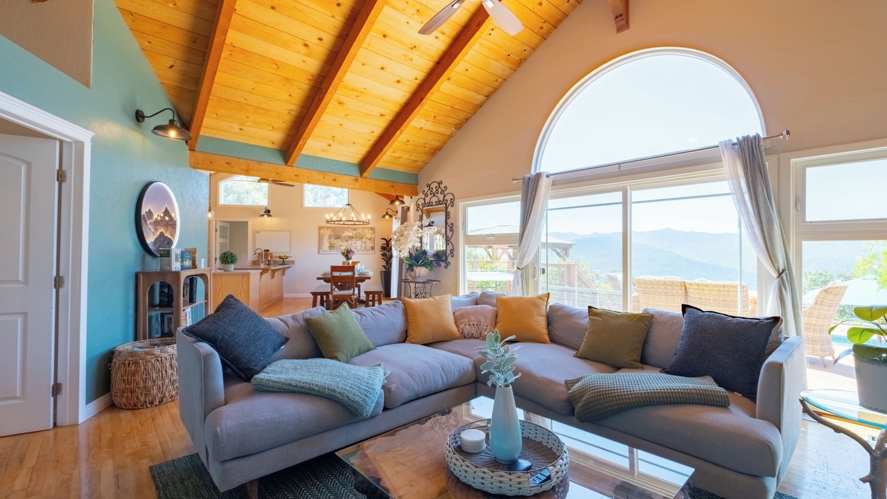 Photo of Livingroom in Carmel Valley