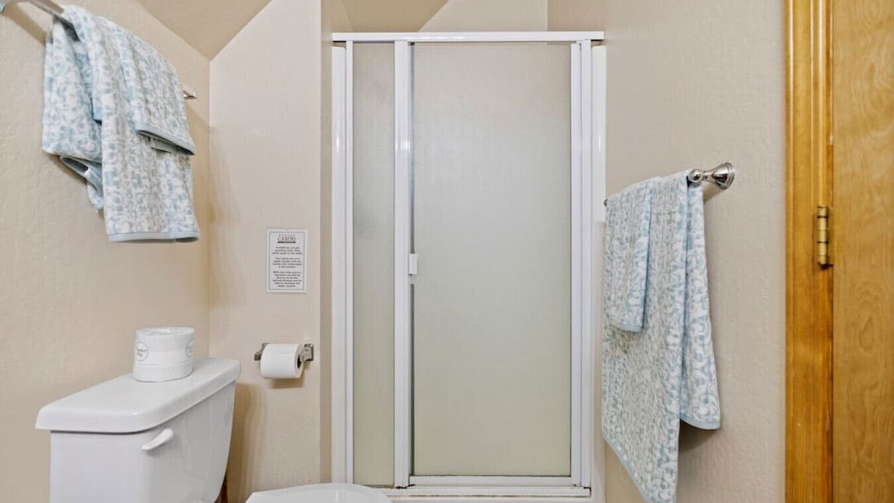 Photo of Bathroom in Strawberry