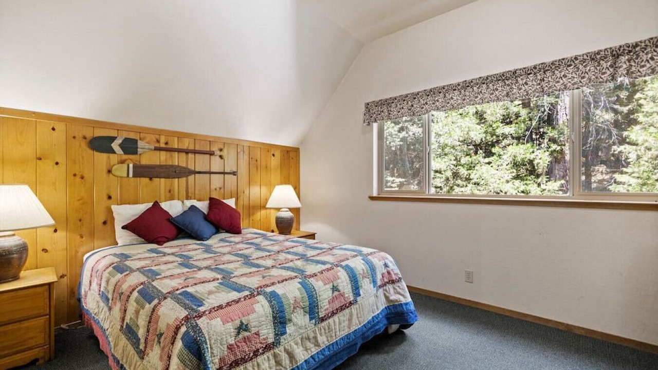 Photo of Bedroom in Strawberry