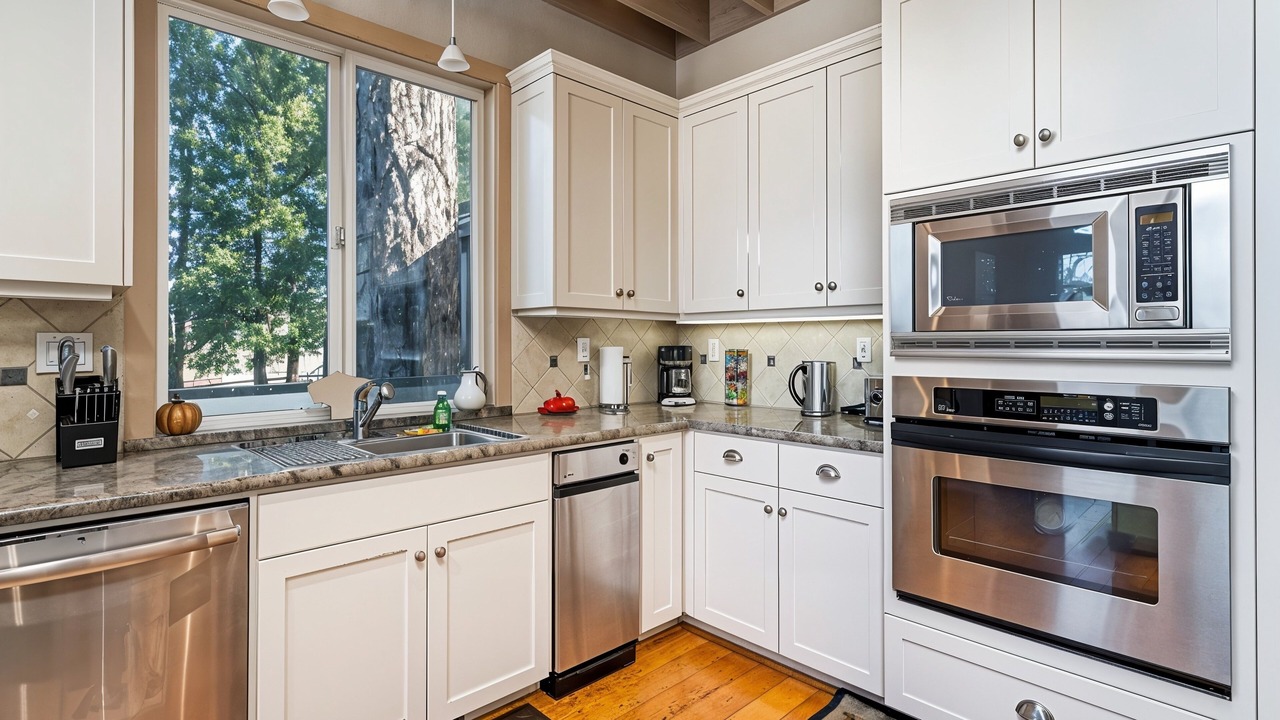 Photo of Kitchen in Groveland