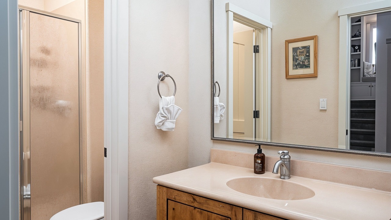 Photo of Bathroom in Groveland