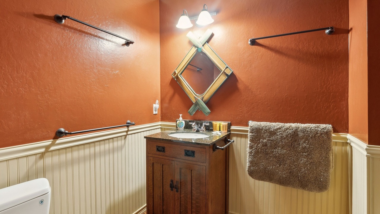 Photo of Bathroom in Groveland
