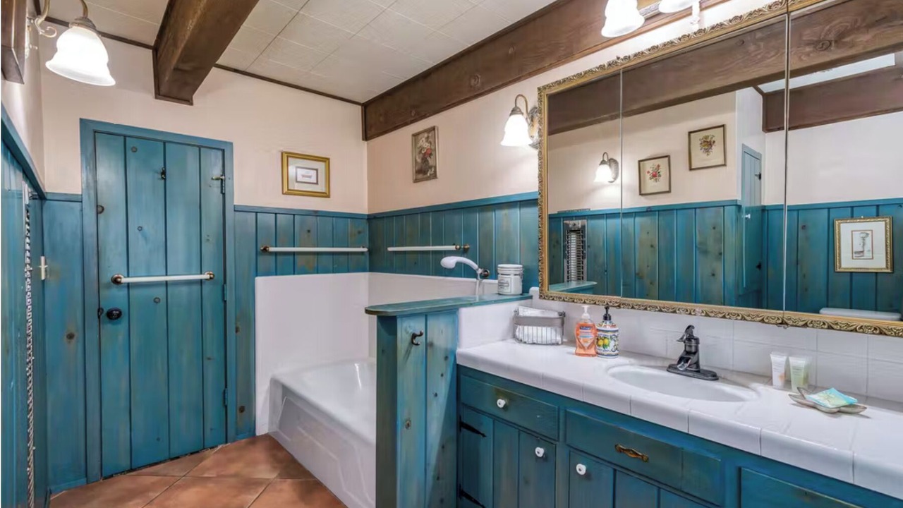 Photo of Bathroom in Oakhurst