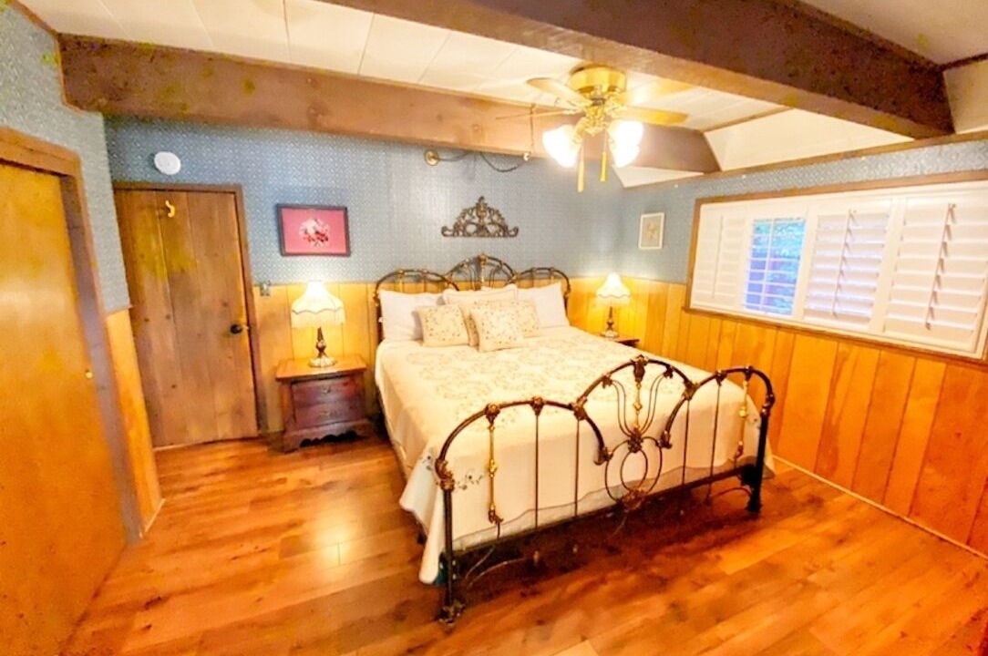 Photo of Bedroom in Oakhurst