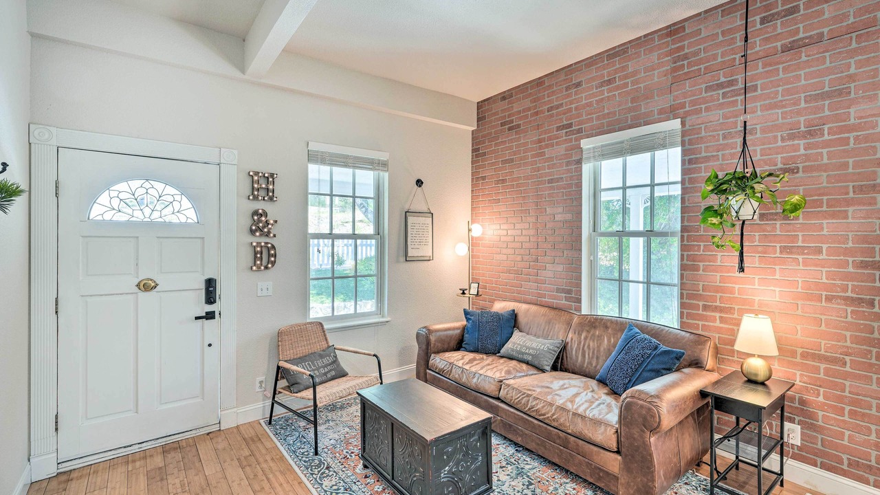Photo of Livingroom in Nevada City