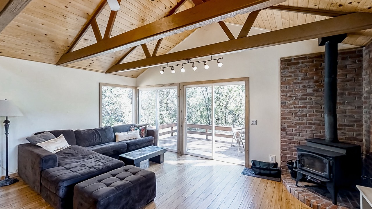 Photo of Livingroom in Cascadel Woods