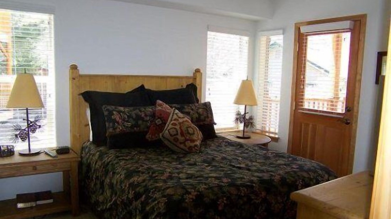 Photo of Bedroom in June Lake