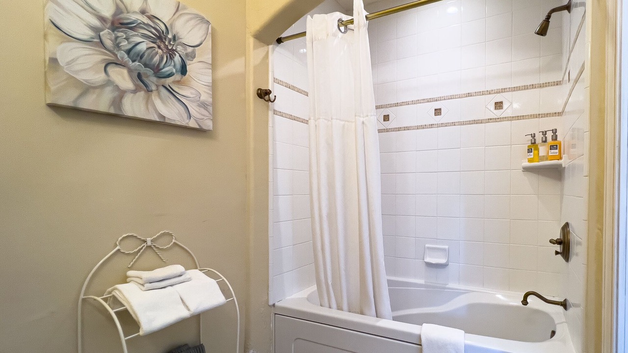 Photo of Bathroom in Salinas