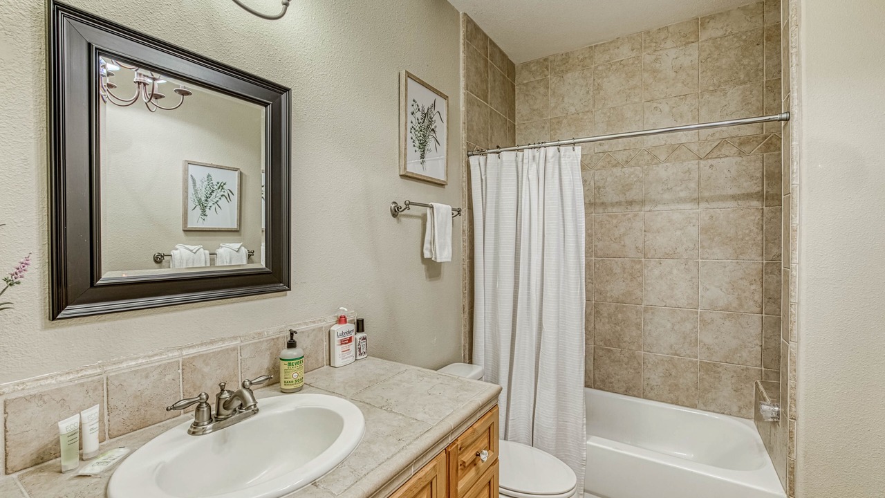 Photo of Bathroom in Mariposa