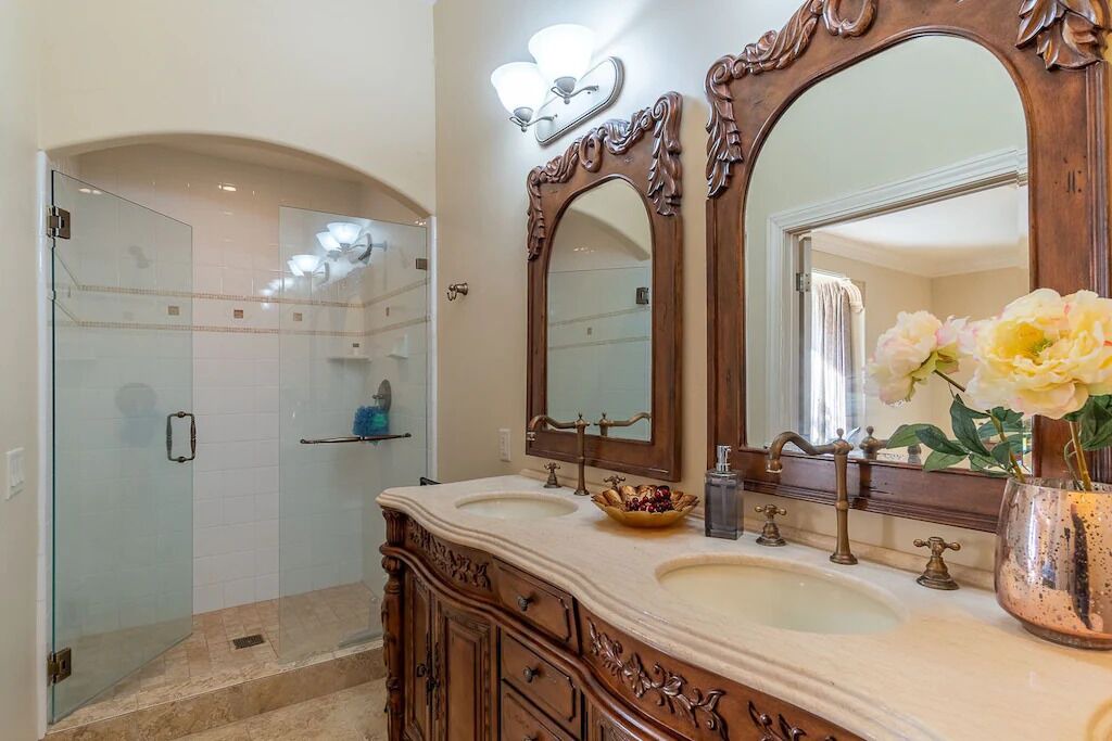 Photo of Bathroom in Salinas