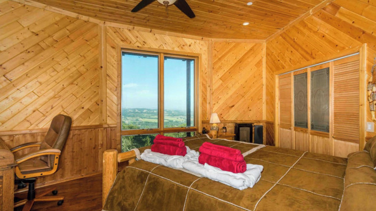 Photo of Bedroom in Templeton