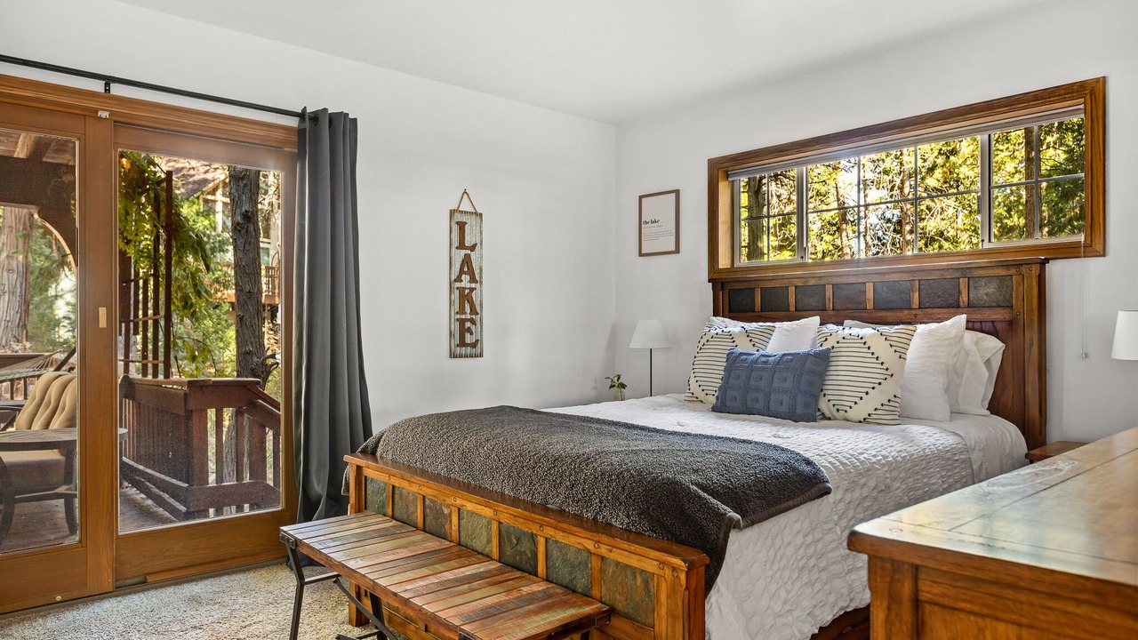 Photo of Bedroom in Lake Arrowhead