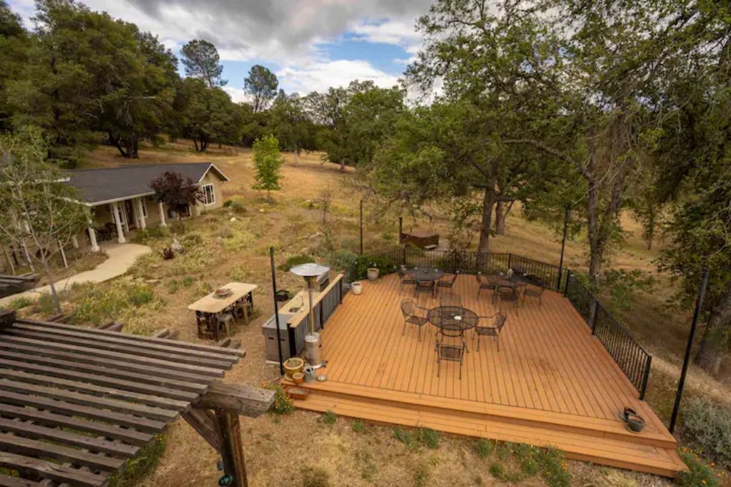 Photo of Outdoor in Groveland