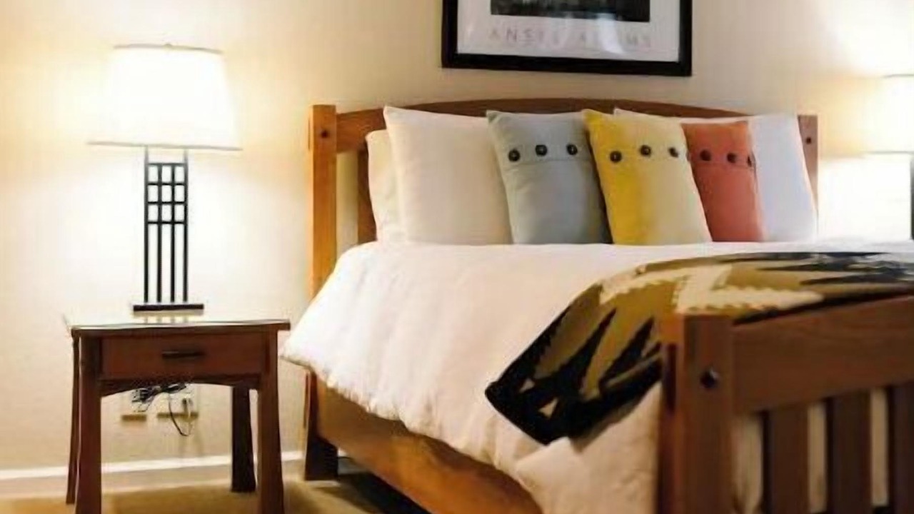 Photo of Bedroom in Groveland