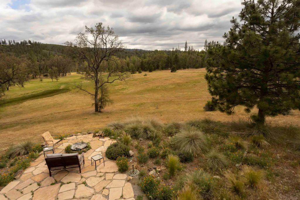Photo of Outdoor in Groveland