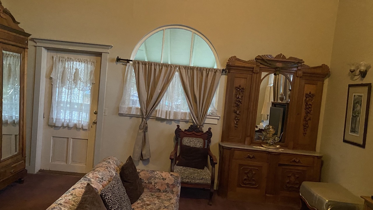 Photo of Livingroom in Jamestown