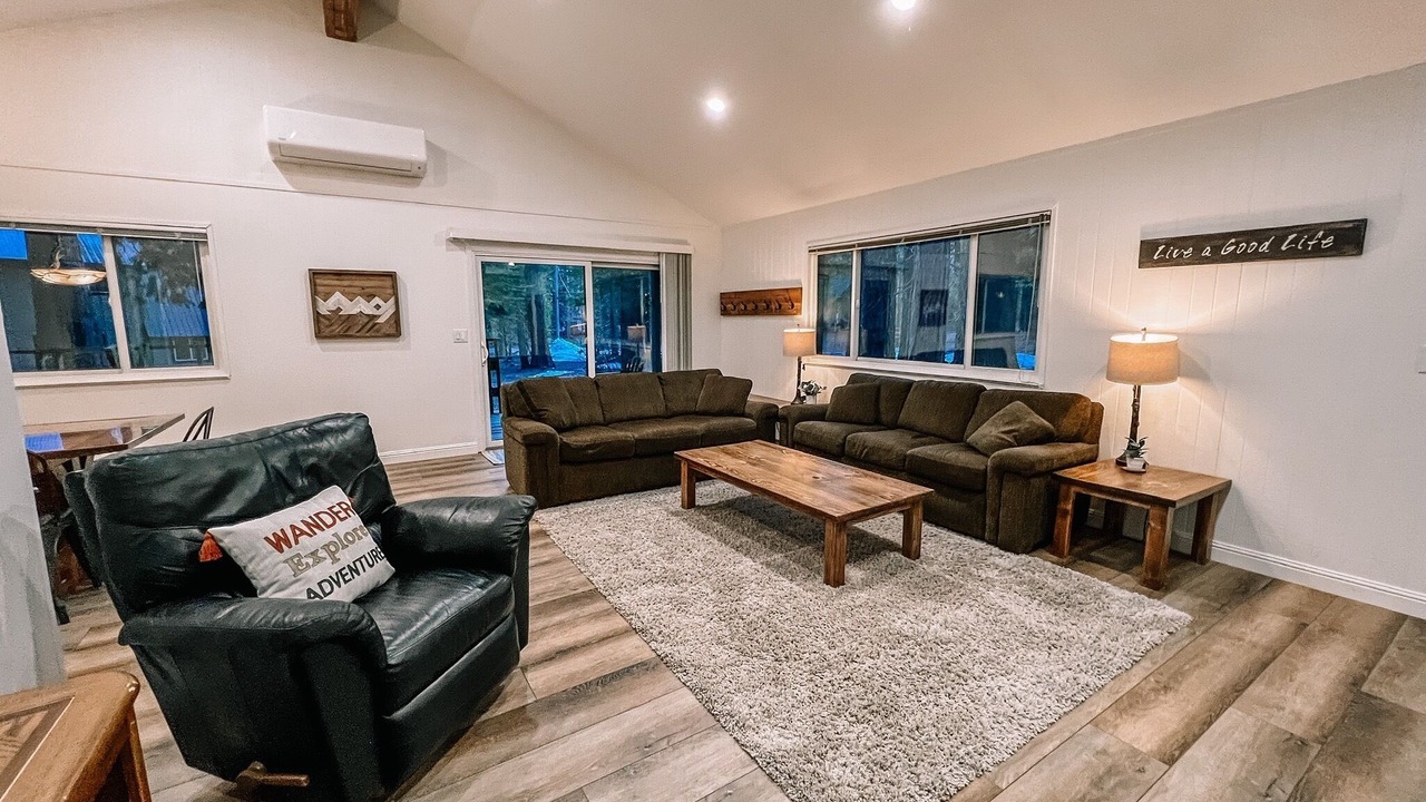 Photo of Livingroom in Sierra Cedars