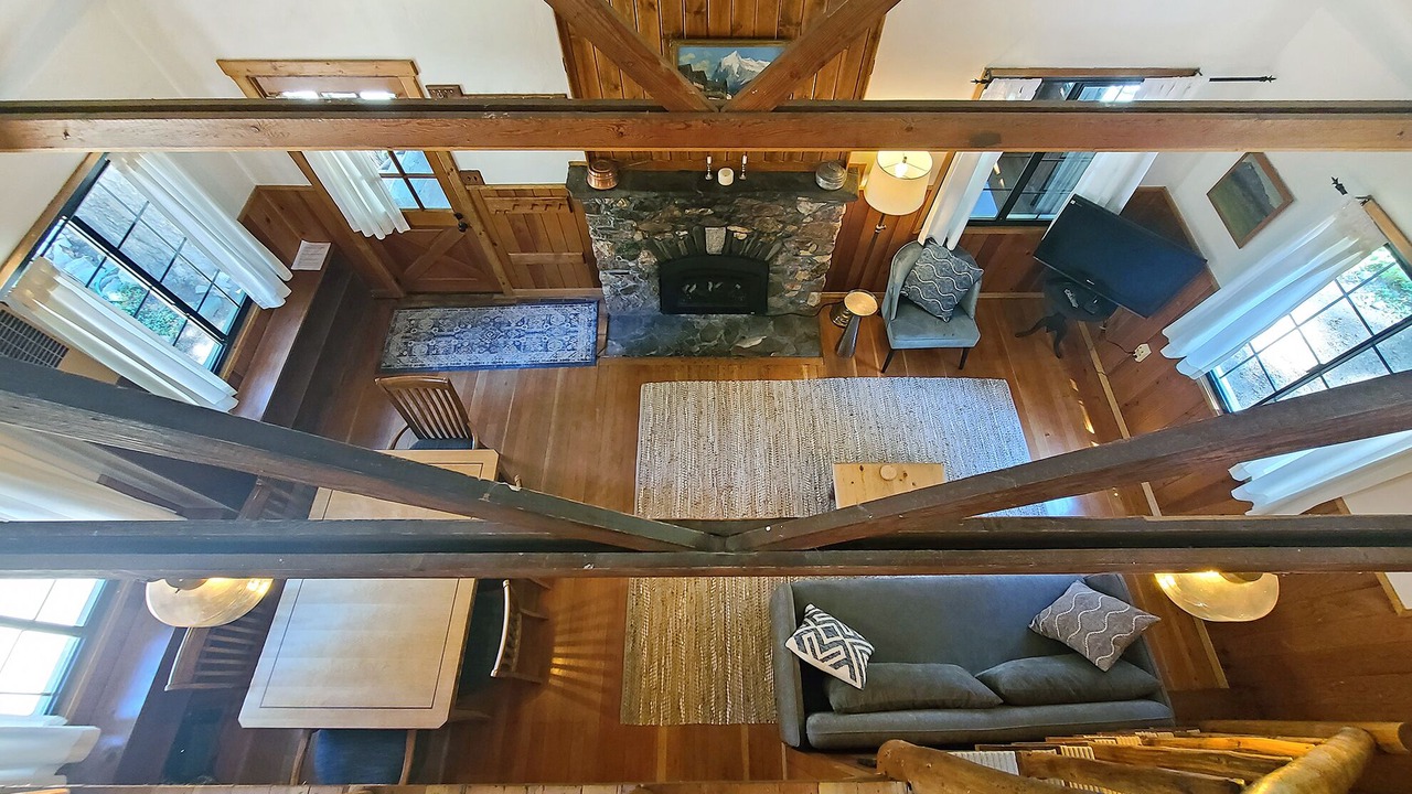 Photo of Livingroom in Tahoma