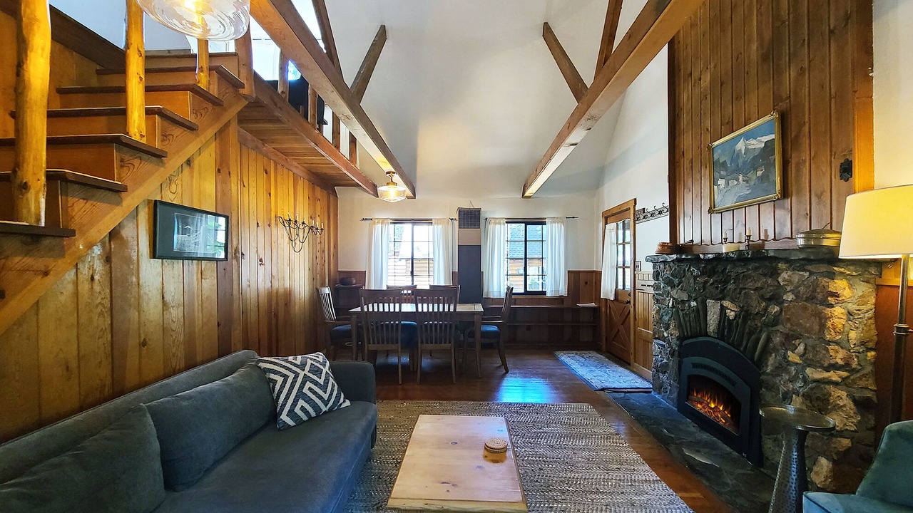 Photo of Livingroom in Tahoma