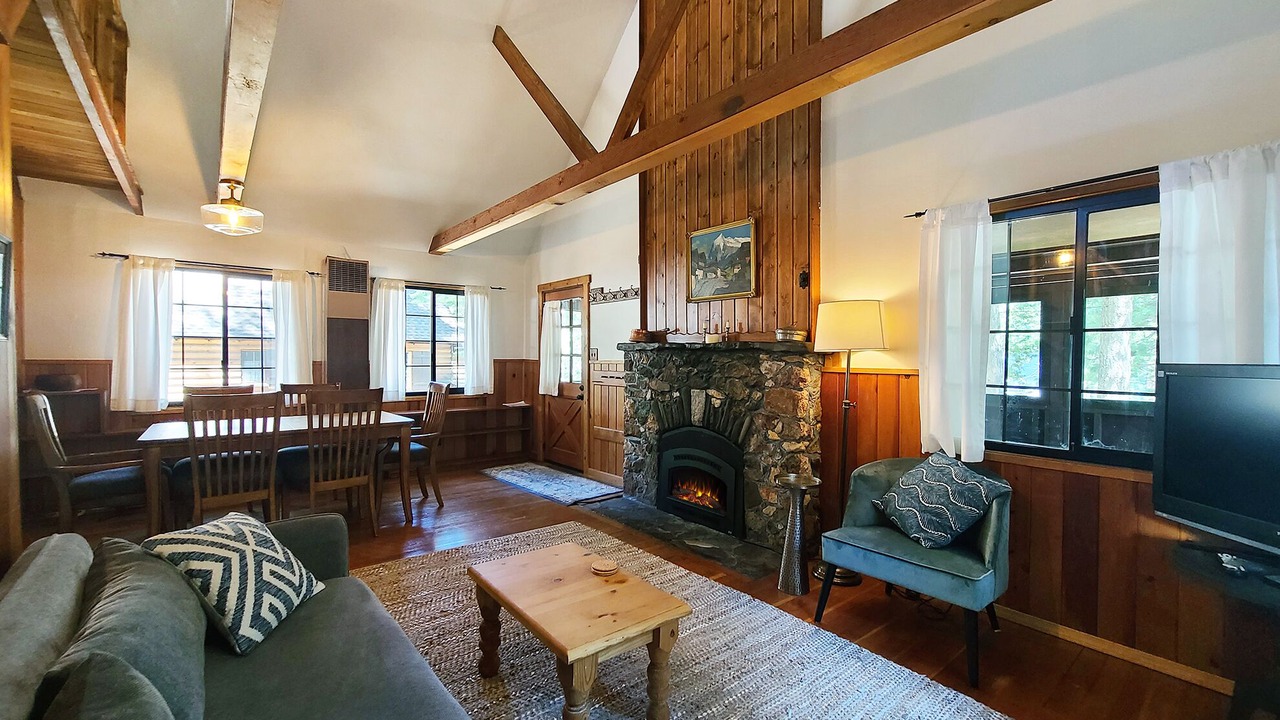 Photo of Livingroom in Tahoma