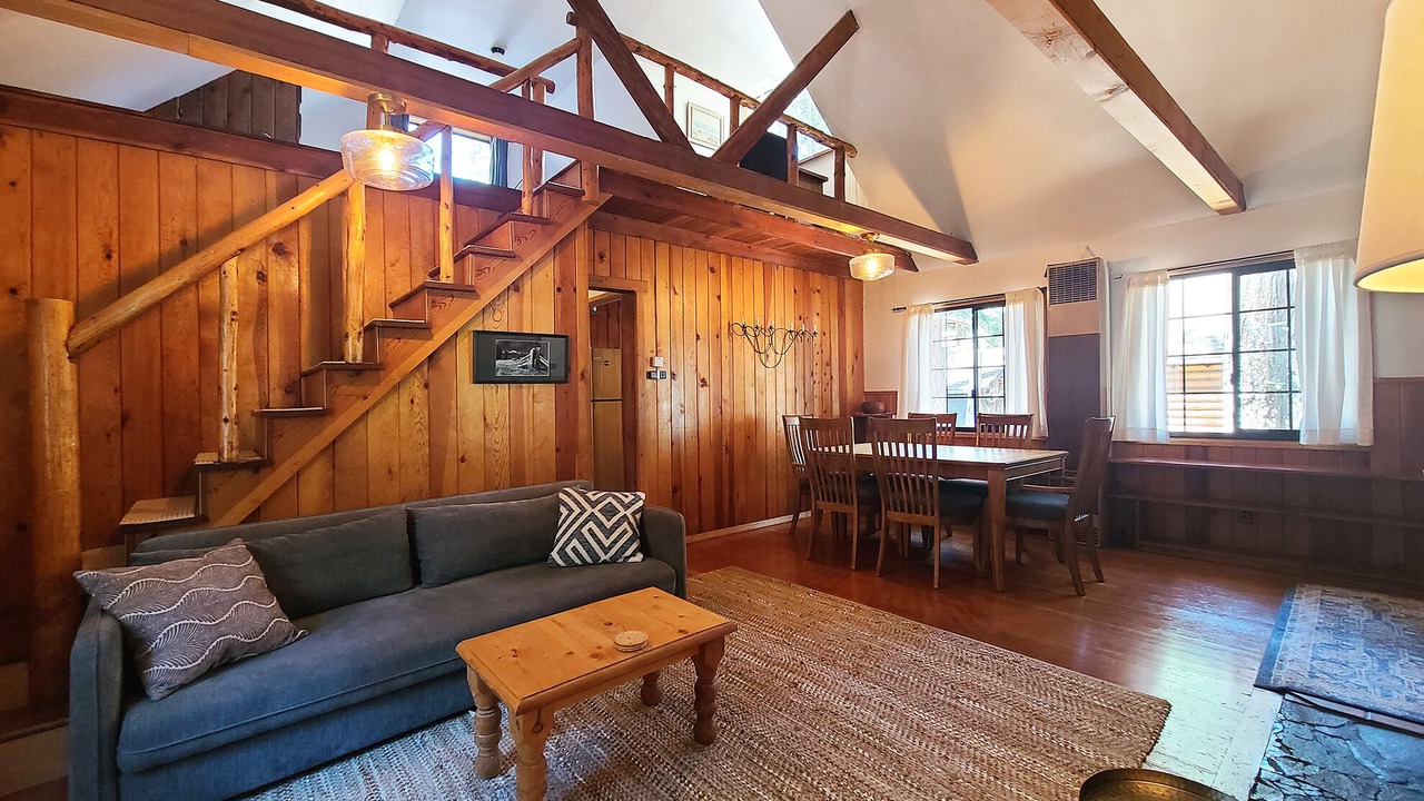 Photo of Livingroom in Tahoma
