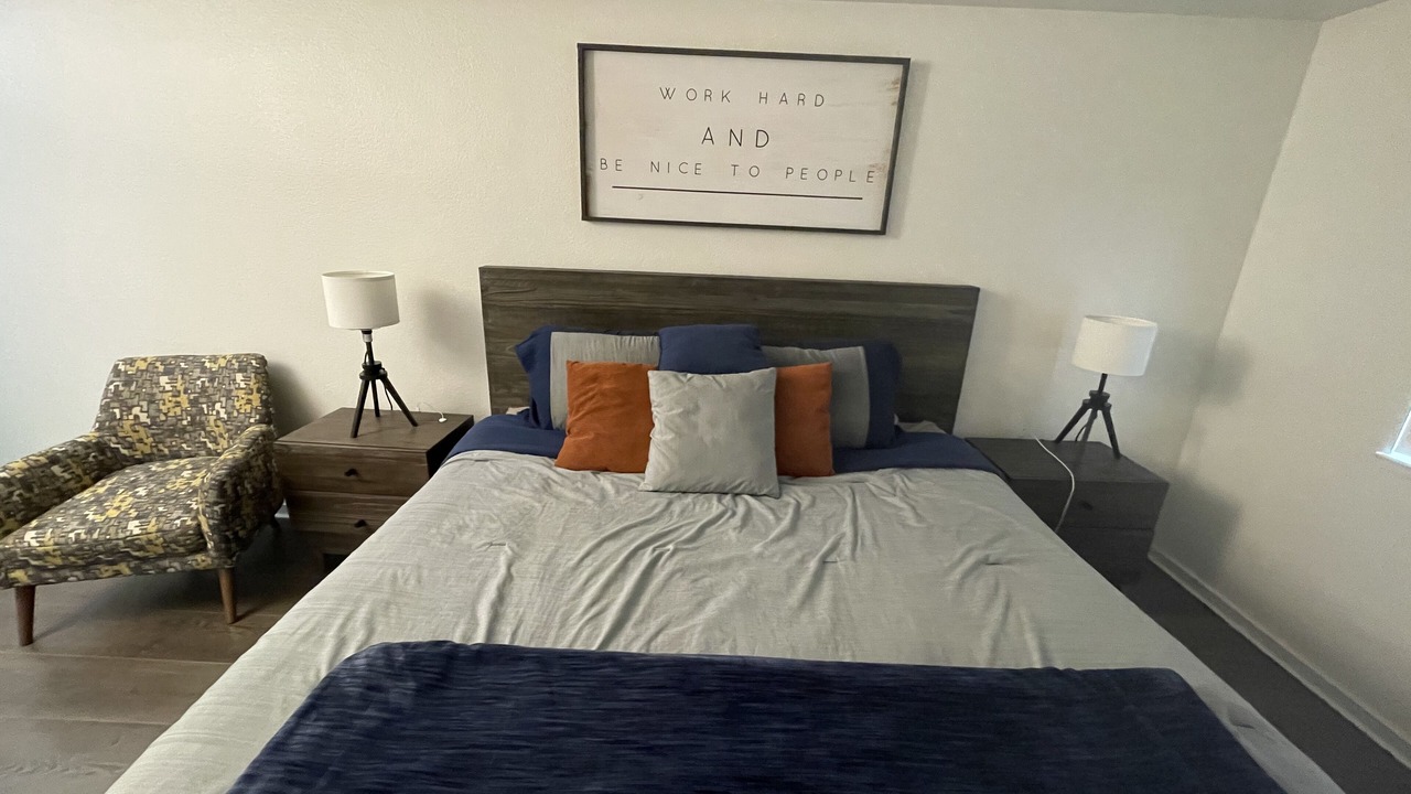 Photo of Bedroom in Upper B Street