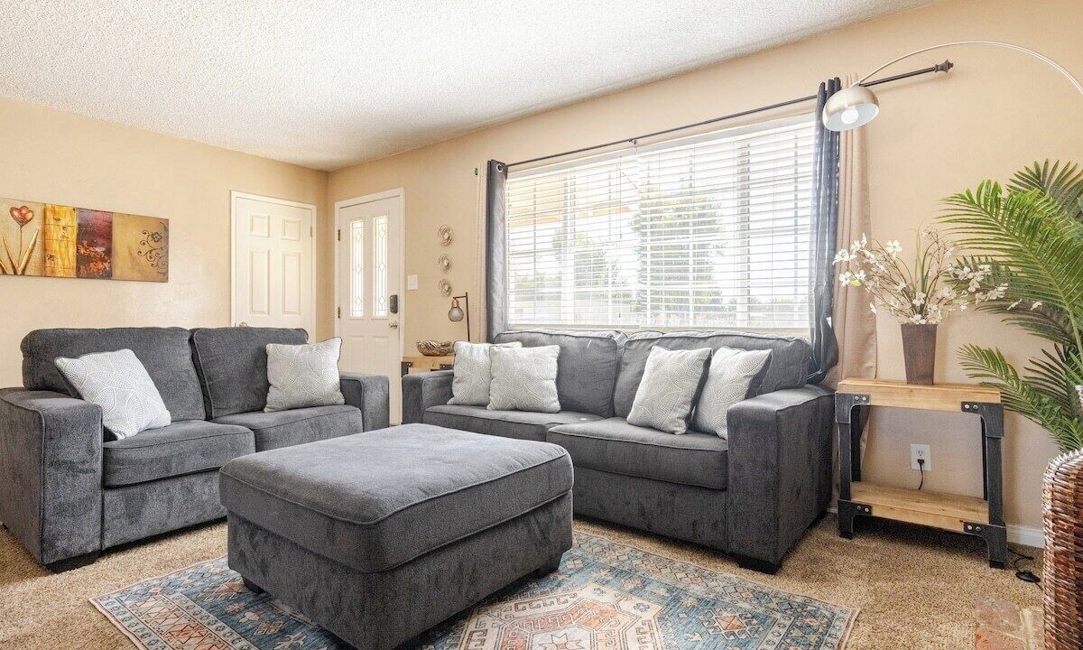Photo of Livingroom in Bakersfield