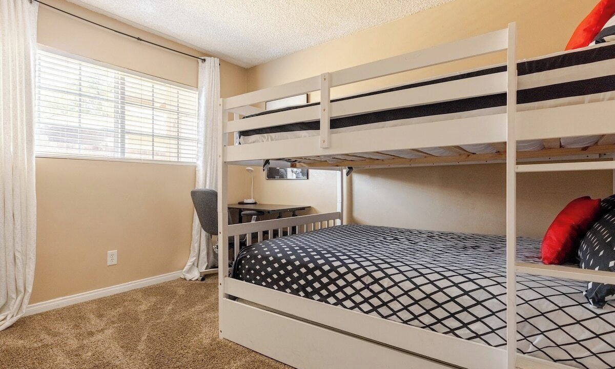 Photo of Bedroom in Bakersfield