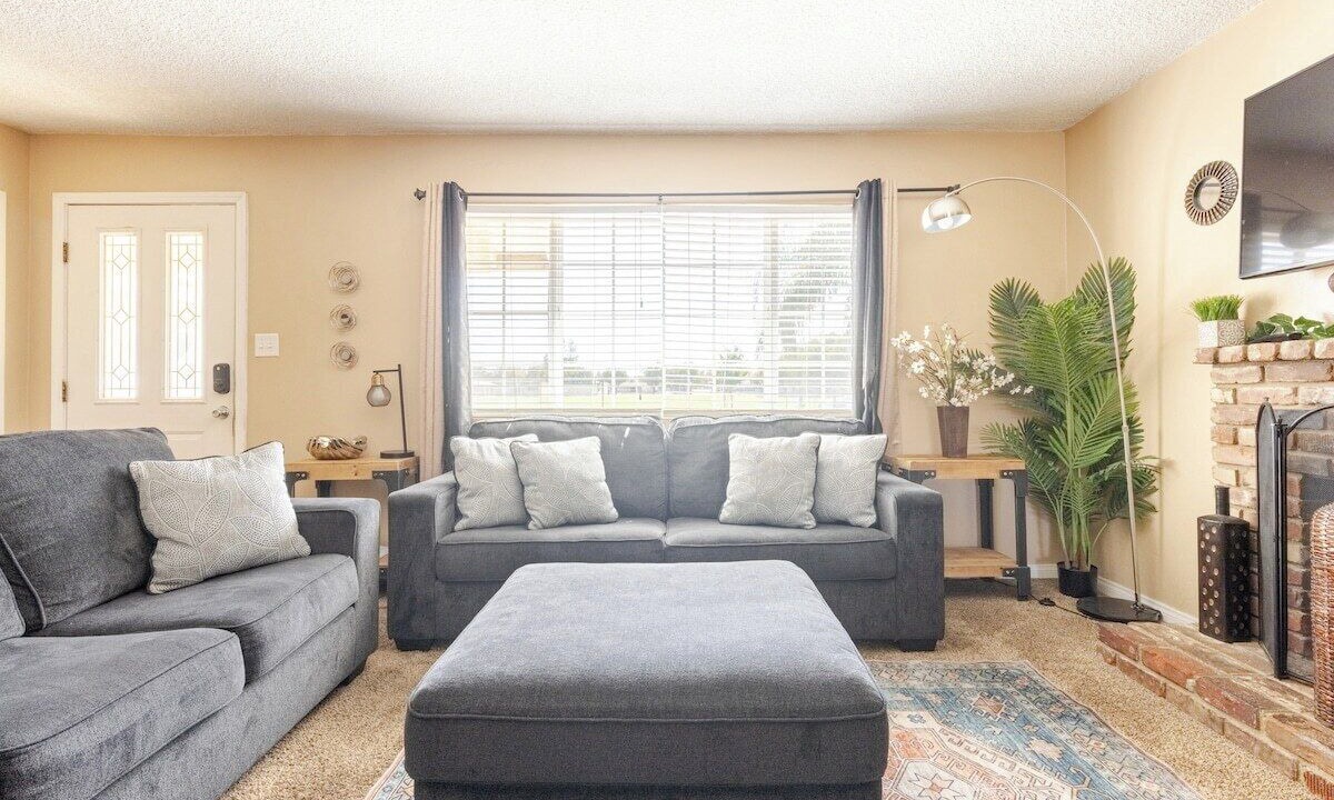 Photo of Livingroom in Bakersfield