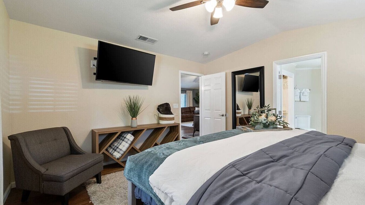 Photo of Bedroom in Oakhurst
