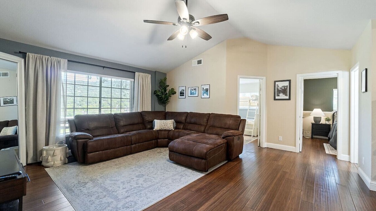Photo of Livingroom in Oakhurst