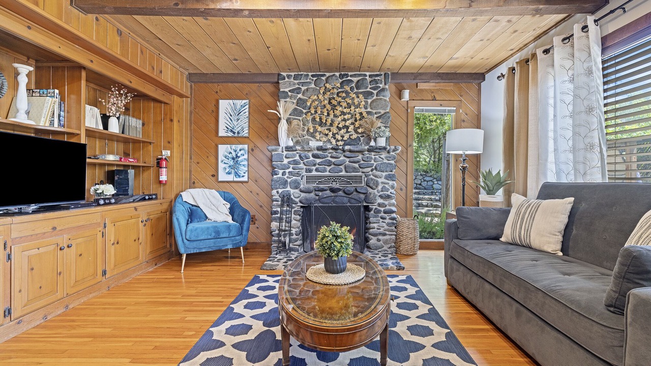 Photo of Livingroom in Three Rivers